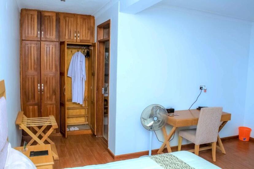 Rosemary Courts Bed And Breakfast Εντέμπε Εξωτερικό φωτογραφία