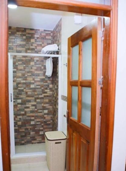 Rosemary Courts Bed And Breakfast Εντέμπε Εξωτερικό φωτογραφία