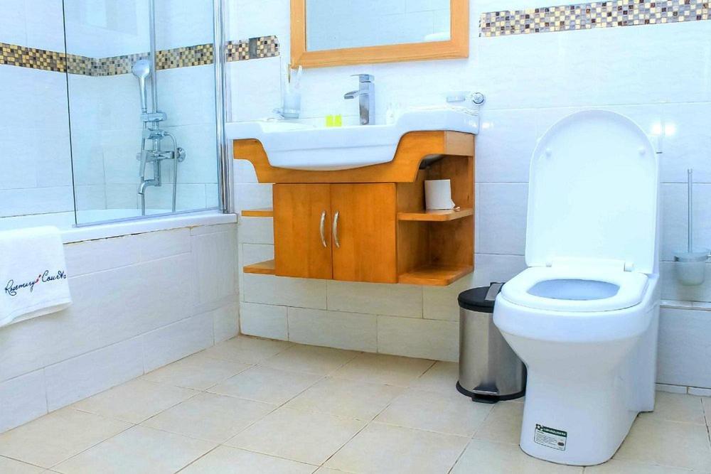 Rosemary Courts Bed And Breakfast Εντέμπε Εξωτερικό φωτογραφία